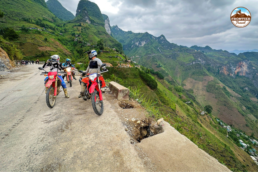 Ma Pi Leng Pass – a section where you must pay close attention to Ha Giang Loop safety.